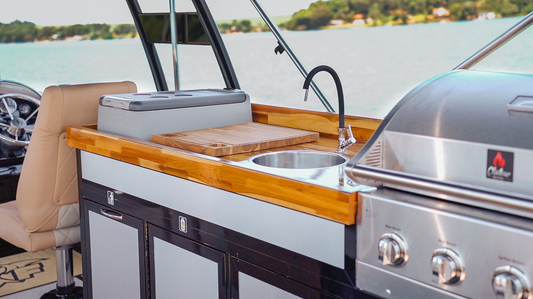 F Boat 9500