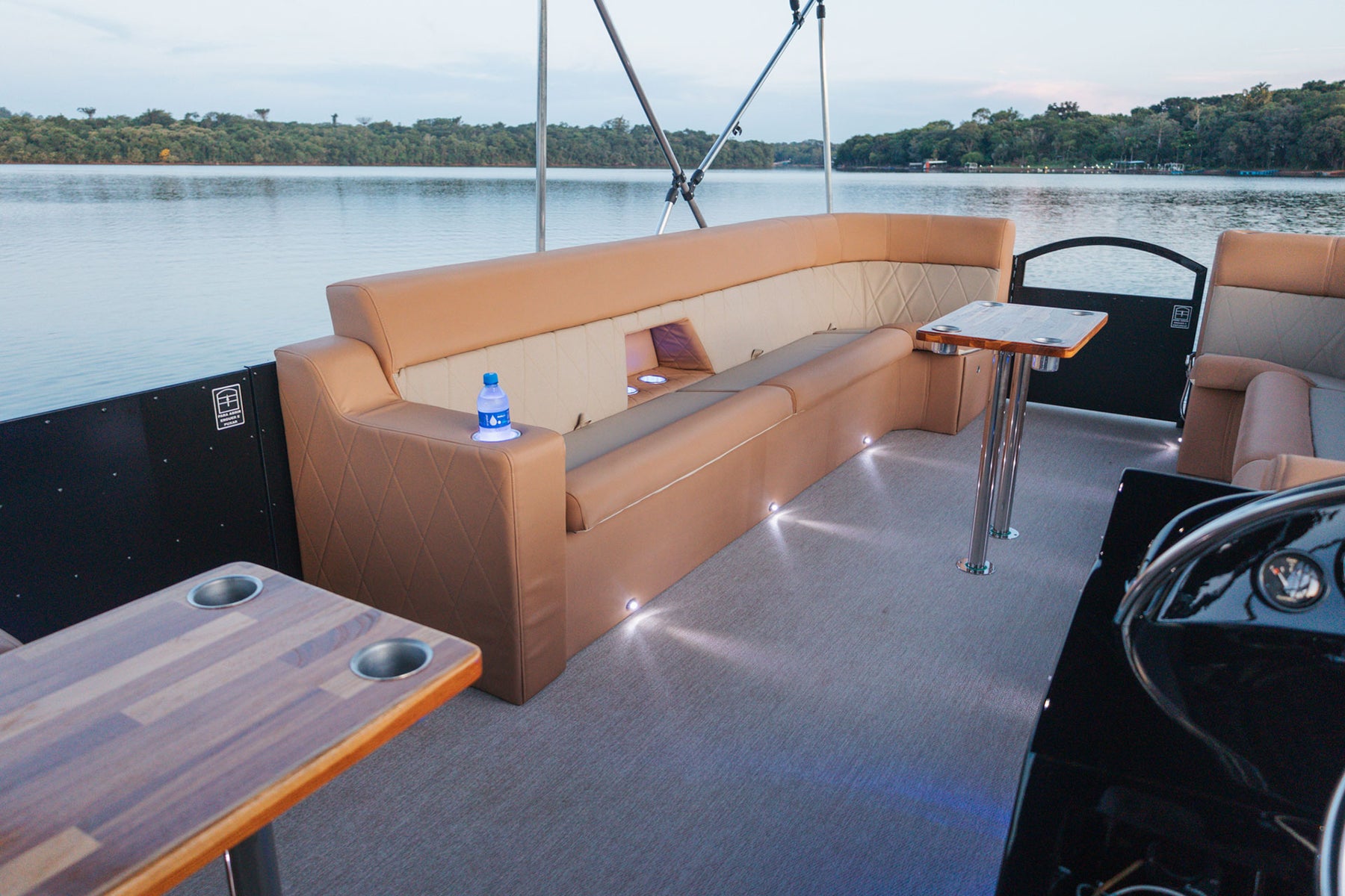 F Boat 9500