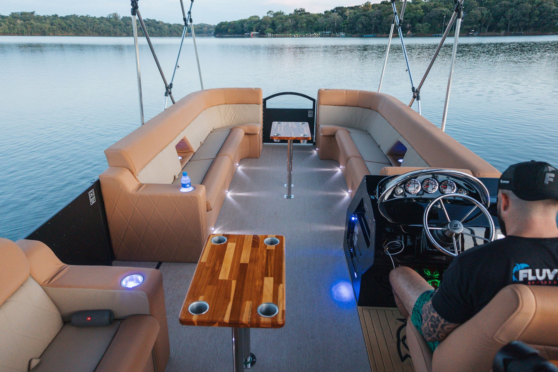 F Boat 9500