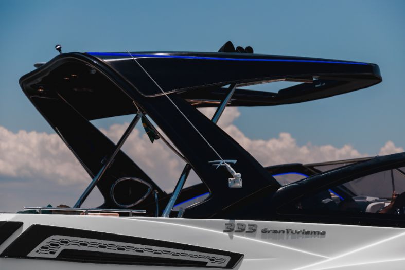 Lancha Fibrafort Focker 333 Gran Turismo