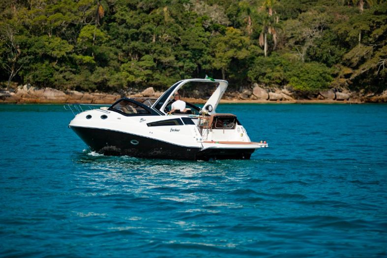 Lancha Fibrafort Focker 305
