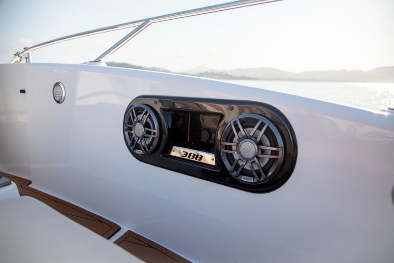 Lancha Fibrafort Focker 388 Gran Turismo