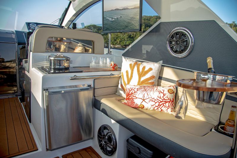 Lancha Fibrafort Focker 388 Gran Turismo