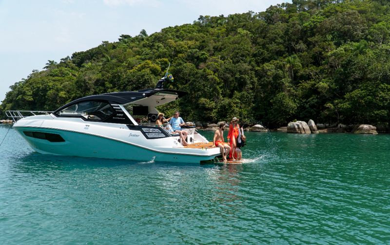 Lancha Fibrafort Focker 388 Gran Turismo