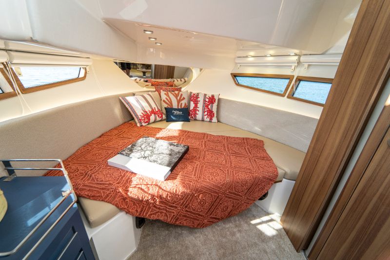 Lancha Fibrafort Focker 388 Gran Turismo