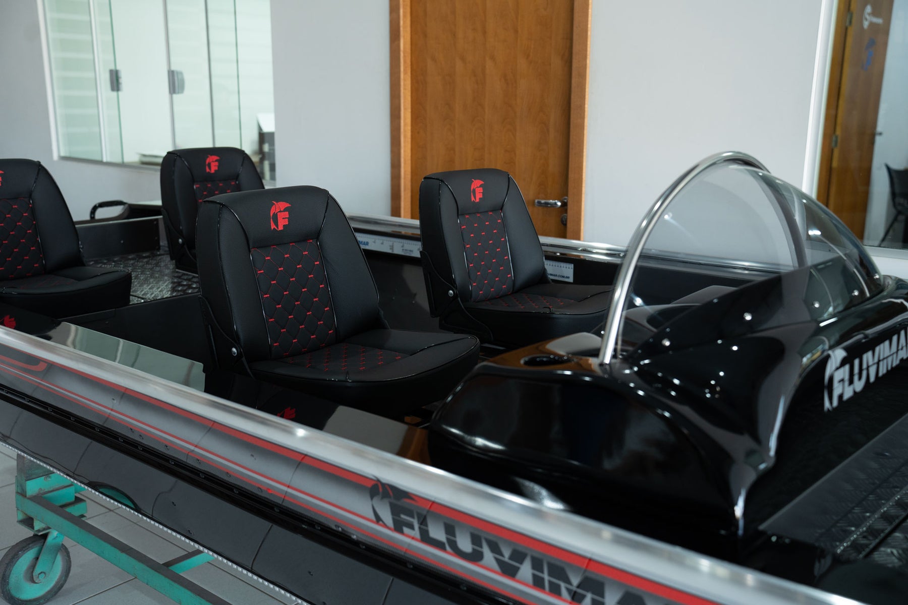 Semi-Lancha Fluvimar Comanche – 5500/6000