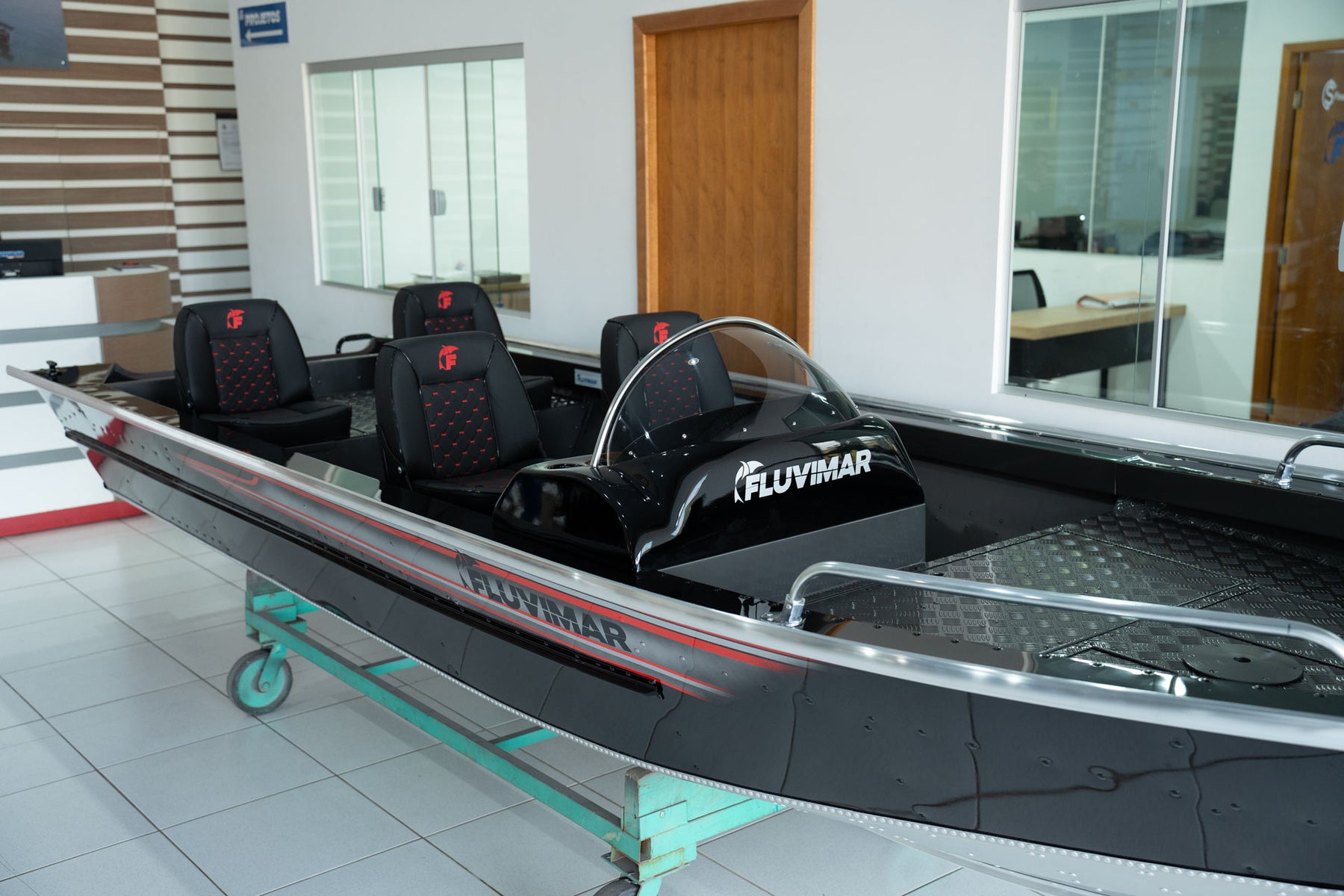 Semi-Lancha Fluvimar Comanche – 5500/6000
