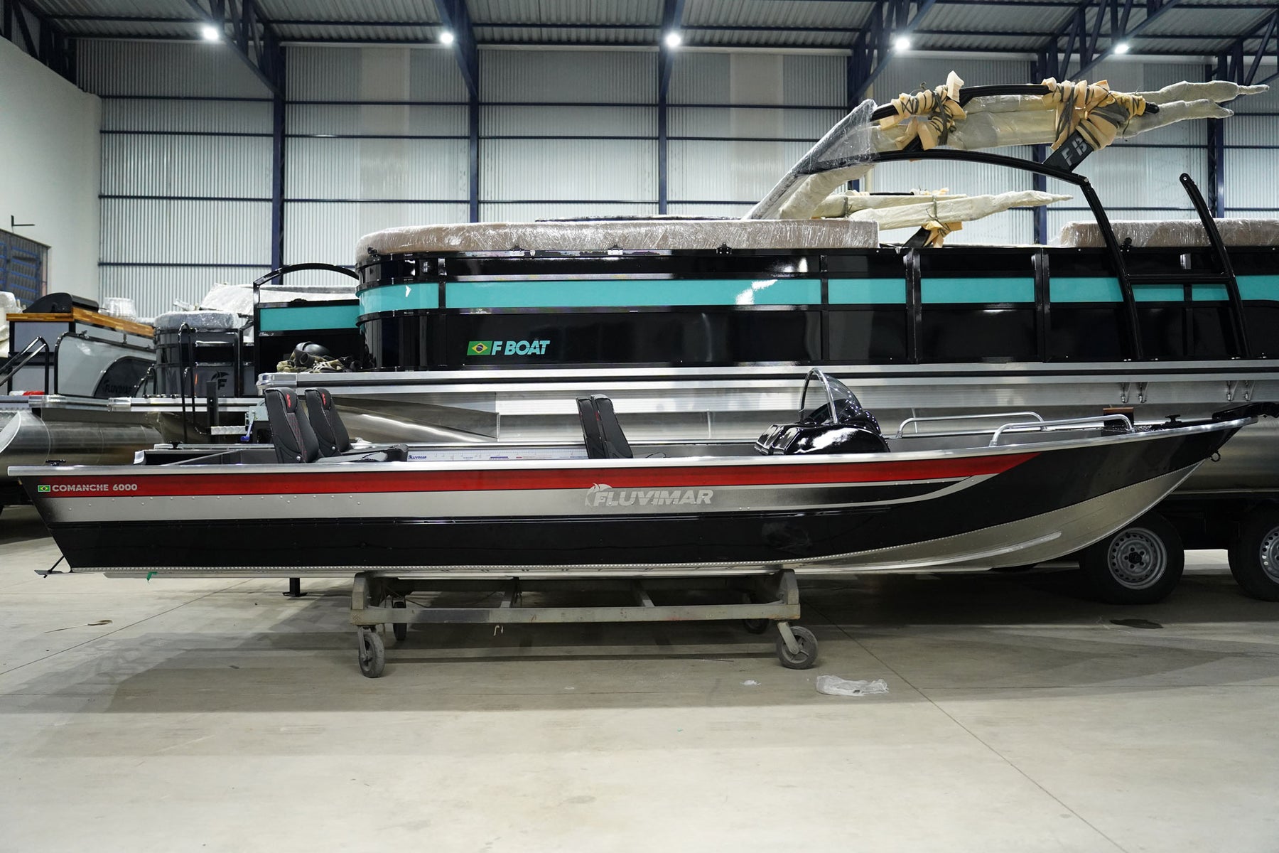 Semi-Lancha Fluvimar Comanche Pesca – 5500/6000