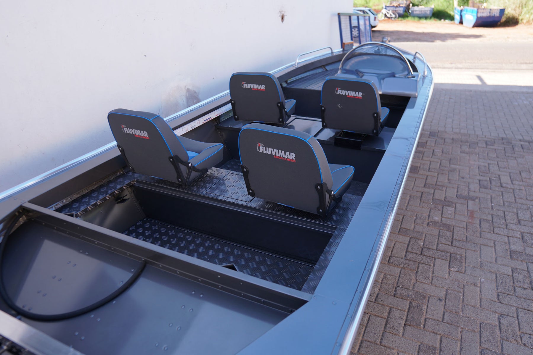 Semi-Lancha Fluvimar Comanche Pesca – 5500/6000