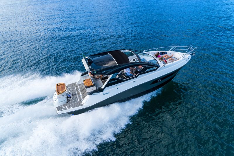 Lancha Fibrafort Focker 370 GTX